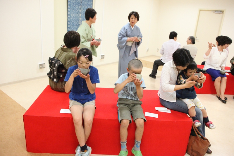 㗬